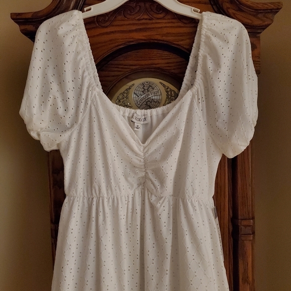 Loxology Women's Eyelet Shift Dress NWOT - Picture 5 of 14